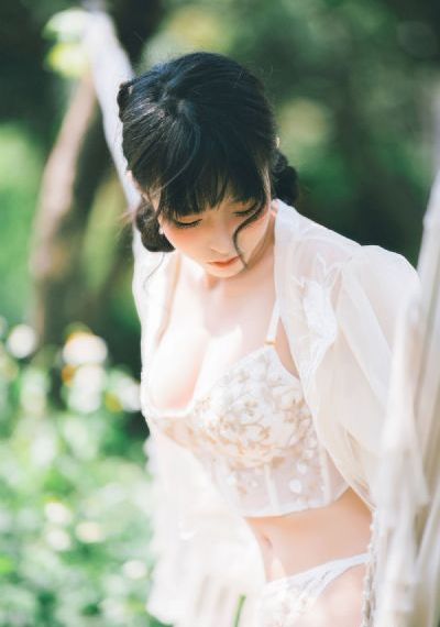 美女扒开尿口让男人插_免费高清日本成人在线
